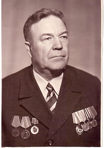 На фото: Меркушенков Андрей Яковлевич